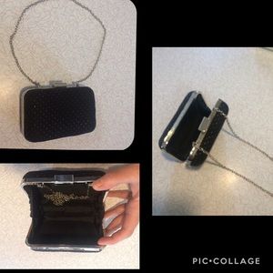 Black clutch